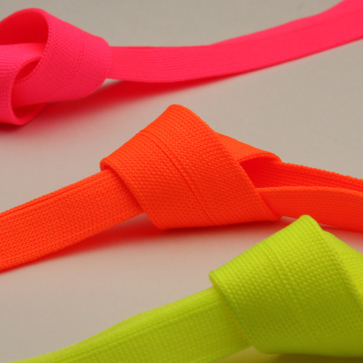 ポリエステル薄手ニットバインダーテープ（FY-210FB）