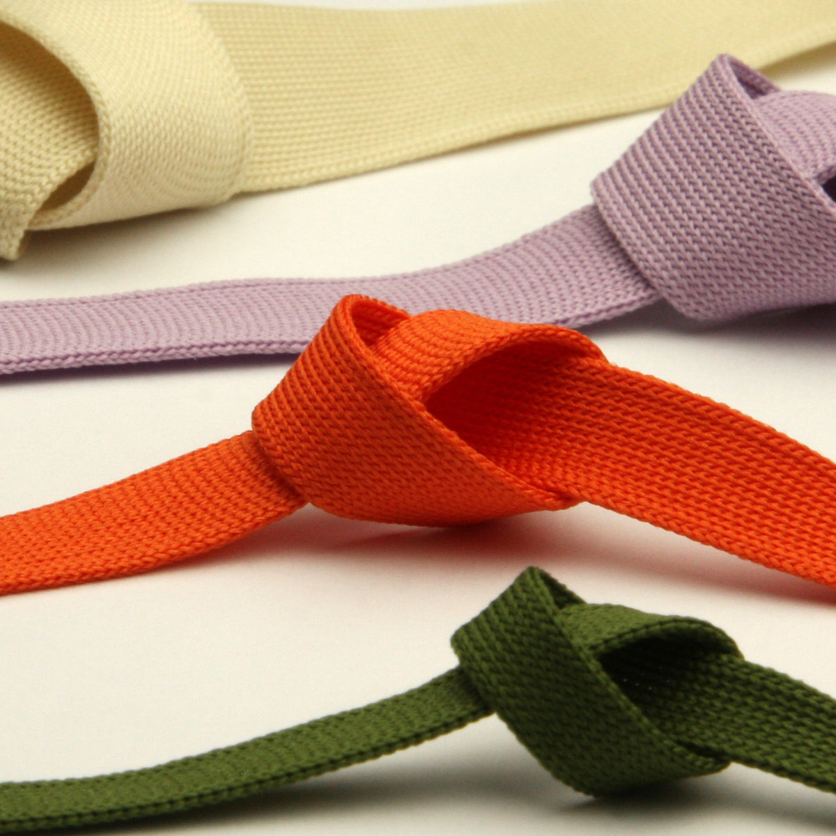 ポリエステル薄手ニットテープ（FY-210）