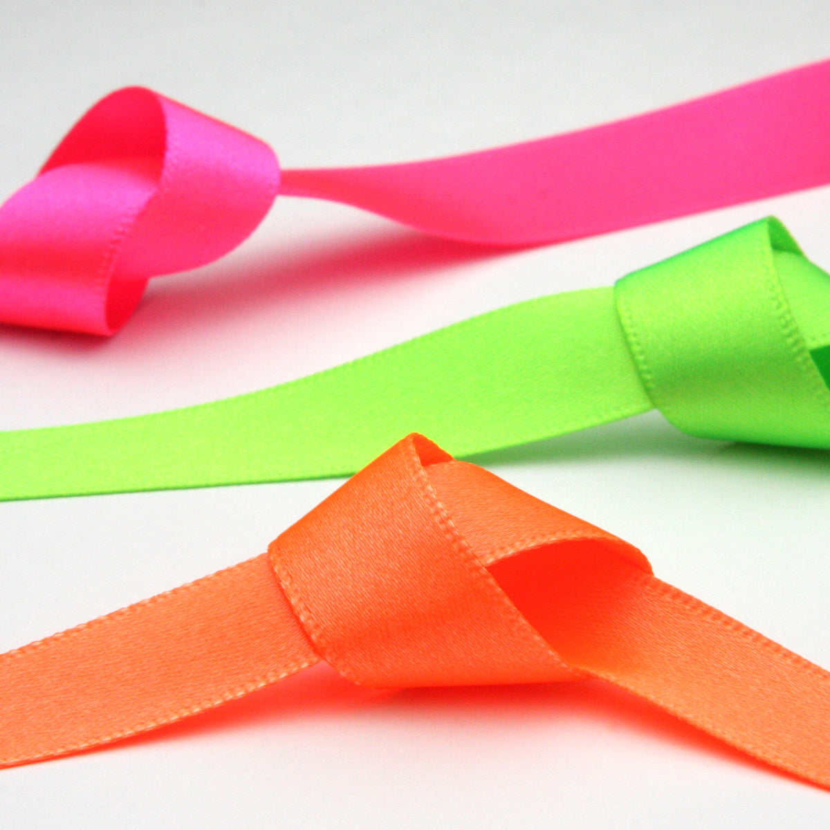 ポリエステル両面サテンリボン（FY-242F）